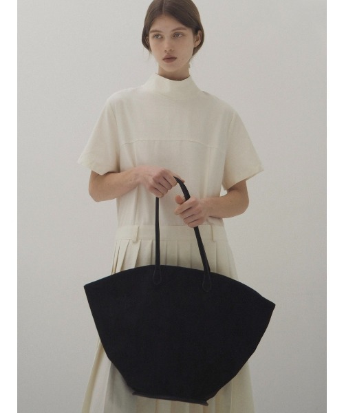 NOWNS（ナウンス）の「Celine | Pleats dress（ワンピース・レディース・アイボリー/ネイビー/チャコールグレー・FREE）」の5枚目の写真
