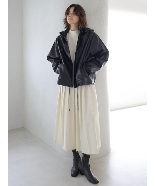 NOWNS（ナウンス）の「Celine | Pleats dress（ワンピース・レディース・アイボリー/ネイビー/チャコールグレー・FREE）」の8枚目の写真
