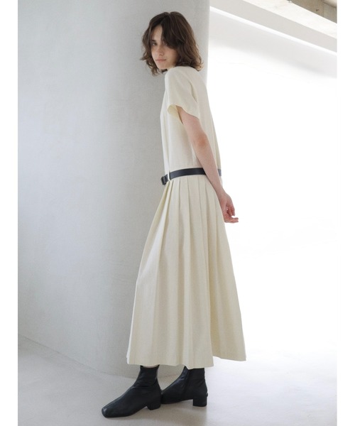 NOWNS（ナウンス）の「Celine | Pleats dress（ワンピース・レディース・アイボリー/ネイビー/チャコールグレー・FREE）」の18枚目の写真