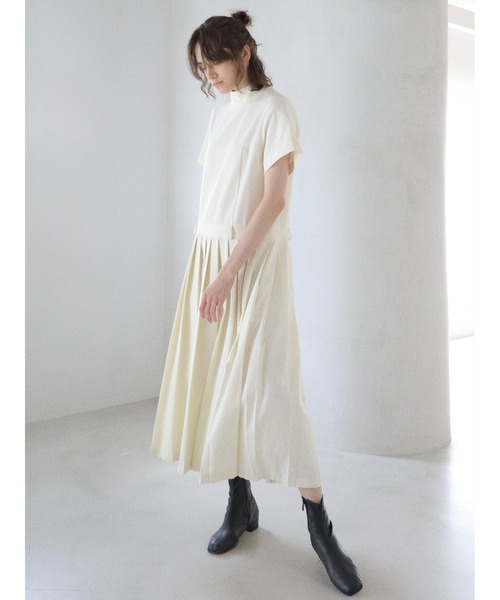 NOWNS（ナウンス）の「Celine | Pleats dress（ワンピース・レディース・アイボリー/ネイビー/チャコールグレー・FREE）」の12枚目の写真