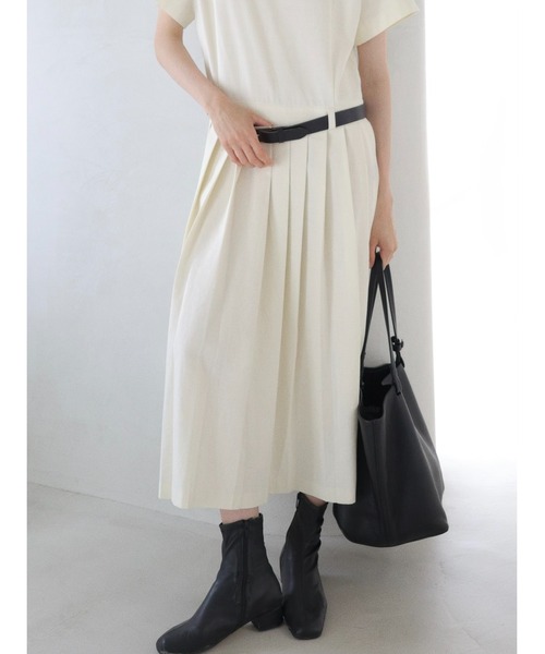 NOWNS（ナウンス）の「Celine | Pleats dress（ワンピース・レディース・アイボリー/ネイビー/チャコールグレー・FREE）」の6枚目の写真