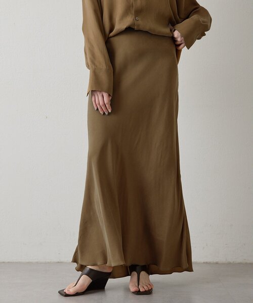 Whim Gazette（ウィムガゼット）の「キュプラフィブリルフレアスカート（スカート・レディース・カーキ/ブラウン/ベージュ・36/38）」の16枚目の写真