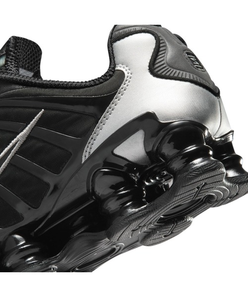 NIKE（ナイキ）の「NIKE/ナイキ WS ｼｮｯｸｽ TL（スニーカー・レディース・ブラック×シルバー・25.5cm/26cm/26.5cm/27cm/27.5cm/28cm/28.5cm/29cm/30cm/25cm/24.5cm/24cm/23.5cm/23cm）」の11枚目の写真