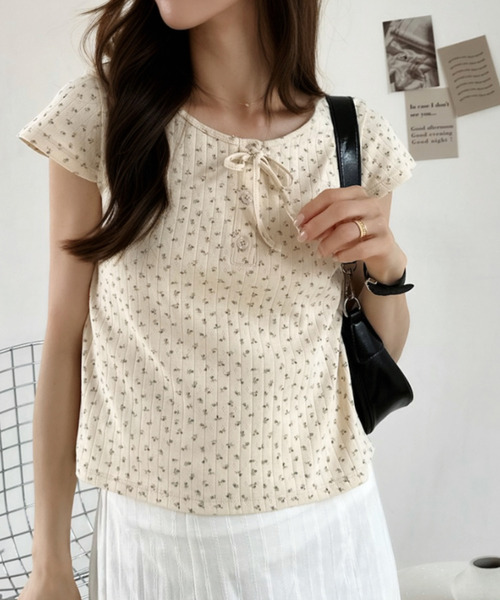 Ada.（エイダ）の「ヘンリーネック 花柄 カットソー ◎（Tシャツ/カットソー・レディース・オートミール/オフホワイト/アイボリー・FREE）」の16枚目の写真