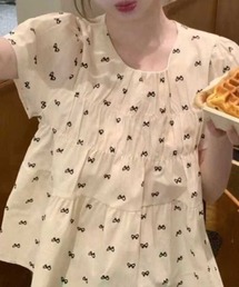 リボンプリントギャザーブラウス
