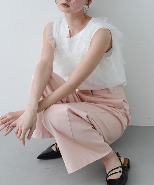 SENSE OF PLACE by URBAN RESEARCH(センスオブプレイスバイアーバンリサーチ)の「フリルデザインカットトップ(Tシャツ/カットソー・レディース・オフホワイト/ベージュ・ONE)」の1枚目の写真