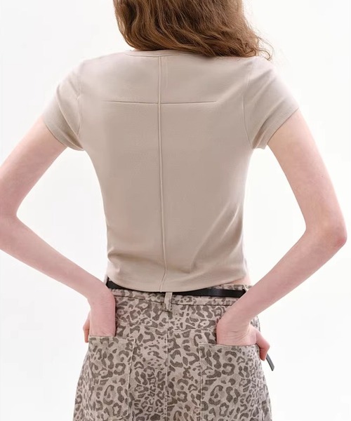 Fano Studios（ファノ ストゥディオズ）の「ラウンドネック クロップド丈 半袖Tシャツ FX26S155【Fano Studios】【2026SS】（Tシャツ/カットソー・レディース・ベージュ/ダークグレー・M/L/S）」の9枚目の写真