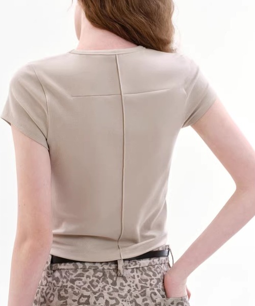 Fano Studios（ファノ ストゥディオズ）の「ラウンドネック クロップド丈 半袖Tシャツ FX26S155【Fano Studios】【2026SS】（Tシャツ/カットソー・レディース・ベージュ/ダークグレー・M/L/S）」の11枚目の写真