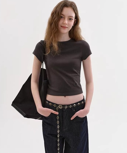 Fano Studios（ファノ ストゥディオズ）の「ラウンドネック クロップド丈 半袖Tシャツ FX26S155【Fano Studios】【2026SS】（Tシャツ/カットソー・レディース・ベージュ/ダークグレー・M/L/S）」の14枚目の写真