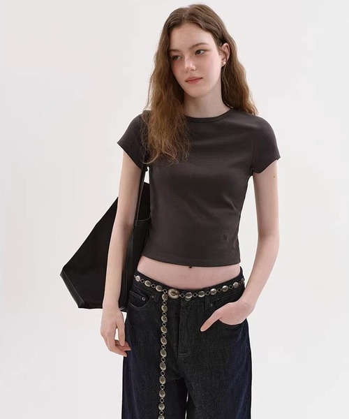 Fano Studios（ファノ ストゥディオズ）の「ラウンドネック クロップド丈 半袖Tシャツ FX26S155【Fano Studios】【2026SS】（Tシャツ/カットソー・レディース・ベージュ/ダークグレー・M/L/S）」の15枚目の写真