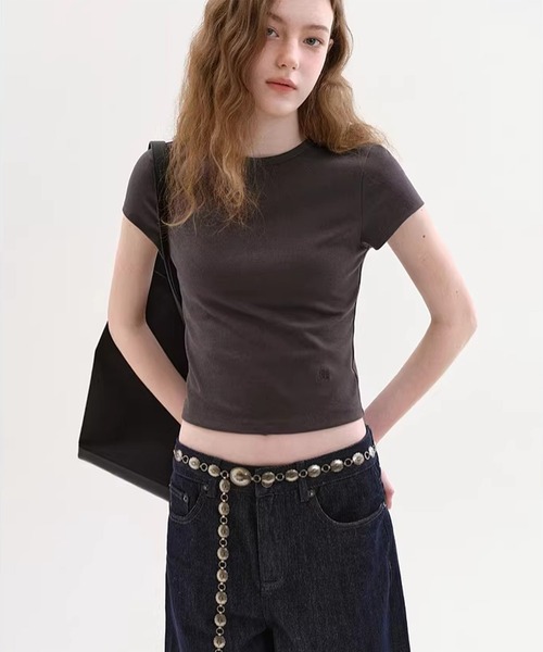 Fano Studios（ファノ ストゥディオズ）の「ラウンドネック クロップド丈 半袖Tシャツ FX26S155【Fano Studios】【2026SS】（Tシャツ/カットソー・レディース・ベージュ/ダークグレー・M/L/S）」の16枚目の写真