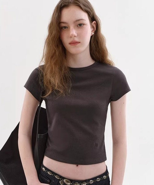 Fano Studios（ファノ ストゥディオズ）の「ラウンドネック クロップド丈 半袖Tシャツ FX26S155【Fano Studios】【2026SS】（Tシャツ/カットソー・レディース・ベージュ/ダークグレー・M/L/S）」の17枚目の写真