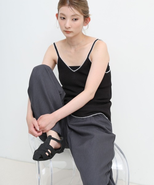 select MOCA（セレクトモカ）の「リネンタッチバイカラーパイピングニットキャミ（キャミソール・レディース・ベージュ/オフホワイト/ブラック・FREE）」の21枚目の写真