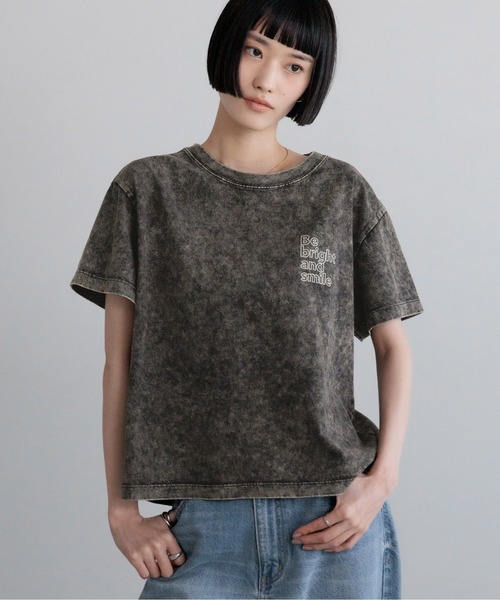 LOWRYS FARM(ローリーズファーム)の「ヴィンテージロゴT 721406(Tシャツ/カットソー・レディース・グレー/チャコールグレー/ブラウン/ホワイト・FREE)」の3枚目の写真