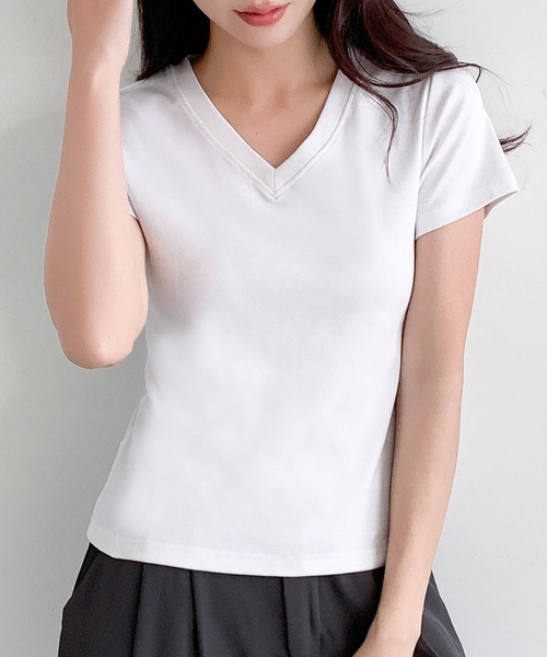 LOWO(ロワ)の「【M~4Lまで豊富なサイズ展開】コットン混Vネックショート丈Tシャツカットソー 大きいサイズ(Tシャツ/カットソー・レディース・ブラック/ライトグレー/ホワイト/ネイビー・4L/3L/2L/L/M)」の5枚目の写真