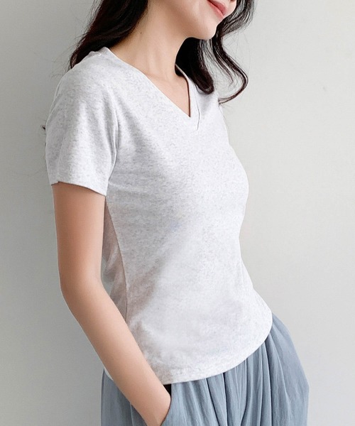 LOWO(ロワ)の「【M~4Lまで豊富なサイズ展開】コットン混Vネックショート丈Tシャツカットソー 大きいサイズ(Tシャツ/カットソー・レディース・ブラック/ライトグレー/ホワイト/ネイビー・4L/3L/2L/L/M)」の11枚目の写真