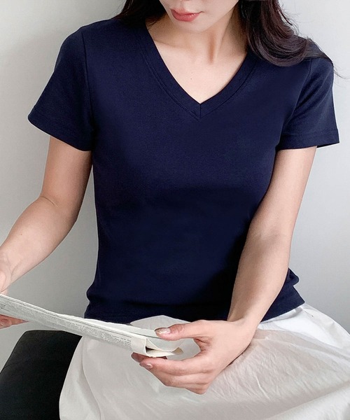 LOWO(ロワ)の「【M~4Lまで豊富なサイズ展開】コットン混Vネックショート丈Tシャツカットソー 大きいサイズ(Tシャツ/カットソー・レディース・ブラック/ライトグレー/ホワイト/ネイビー・4L/3L/2L/L/M)」の13枚目の写真