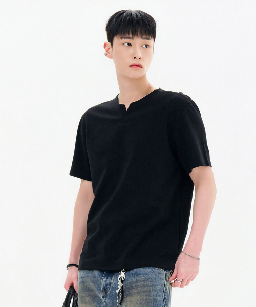 CHASECULT(チェイスカルト)の「男性ネック変形半袖Tシャツ-FBZK5807C03(Tシャツ/カットソー・メンズ・ブラック・115/100/105/110/95)」の1枚目の写真