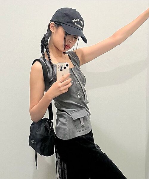 youthbath(ユースバース)の「BULKY WIDE DENIM SHORT_LIGHT BLUE(デニムパンツ・レディース・その他・LARGE/SMALL)」の5枚目の写真