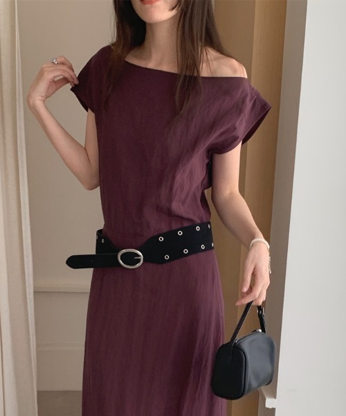 AMAJI（アマジ）の「アシンメトリーショルダー ノースリーブ リボン付き ワンピース（ワンピース・レディース・ホワイト/ブラック/レッド・FREE）」の3枚目の写真