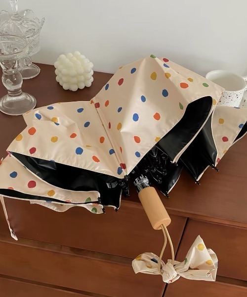 Made in I（メイドインアイ）の「Retro colorful dot folding umbrella（折りたたみ傘・レディース・レインボー・FREE）」の3枚目の写真