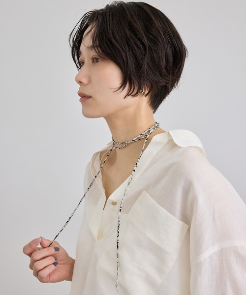 SALON adam et rope'（サロン アダム エ ロペ）の「リバティマルチコードネックレス / コードベルト（ネックレス・レディース・グリーン系その他/ブラック系その他/ブルー系その他4・FREE）」の13枚目の写真