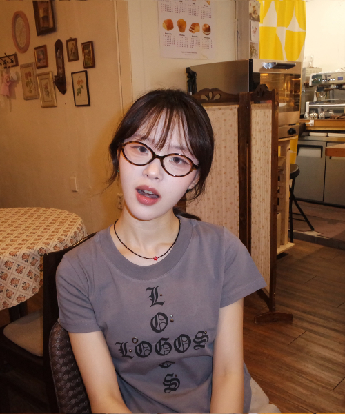PLASMASPHERE(プラズマスフィア)の「ロジックゴシックレタリングスタッズセミクロップ半袖Tシャツ_2COLOR(Tシャツ/カットソー・レディース・ダークグレー/ブラック・FREE)」の3枚目の写真