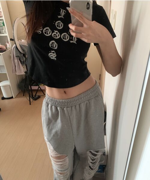 PLASMASPHERE(プラズマスフィア)の「ロジックゴシックレタリングスタッズセミクロップ半袖Tシャツ_2COLOR(Tシャツ/カットソー・レディース・ダークグレー/ブラック・FREE)」の9枚目の写真