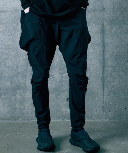 VIRGOwearworks(ヴァルゴウェアワークス)の「GRAPPING RIDE CARGO PANTS(カーゴパンツ・メンズ・ブラック・2/3/4)」の1枚目の写真