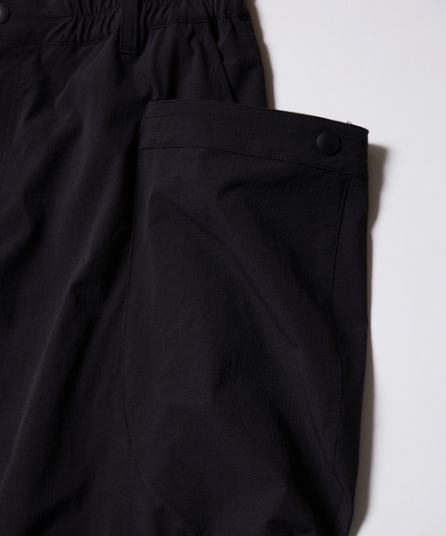 VIRGOwearworks(ヴァルゴウェアワークス)の「GRAPPING RIDE CARGO PANTS(カーゴパンツ・メンズ・ブラック・2/3/4)」の4枚目の写真