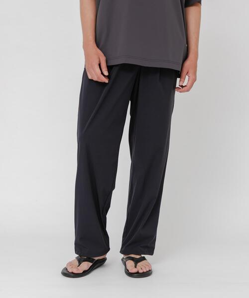 URBAN RESEARCH(アーバンリサーチ)の「『撥水/接触冷感』『UR TECH MoLight』PACKABLE PANTS(その他パンツ・メンズ・チャコールグレー/ブラック・MEDIUM/LARGE)」の1枚目の写真