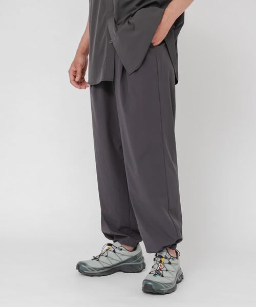 URBAN RESEARCH(アーバンリサーチ)の「『撥水/接触冷感』『UR TECH MoLight』PACKABLE PANTS(その他パンツ・メンズ・チャコールグレー/ブラック・MEDIUM/LARGE)」の18枚目の写真