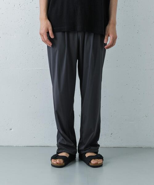 URBAN RESEARCH(アーバンリサーチ)の「『撥水/接触冷感』『UR TECH MoLight』PACKABLE PANTS(その他パンツ・メンズ・チャコールグレー/ブラック・MEDIUM/LARGE)」の3枚目の写真