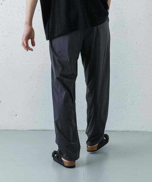 URBAN RESEARCH(アーバンリサーチ)の「『撥水/接触冷感』『UR TECH MoLight』PACKABLE PANTS(その他パンツ・メンズ・チャコールグレー/ブラック・MEDIUM/LARGE)」の5枚目の写真