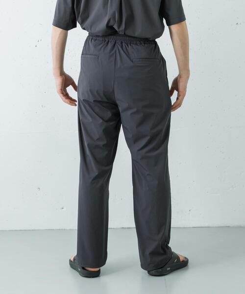 URBAN RESEARCH(アーバンリサーチ)の「『撥水/接触冷感』『UR TECH MoLight』PACKABLE PANTS(その他パンツ・メンズ・チャコールグレー/ブラック・MEDIUM/LARGE)」の11枚目の写真