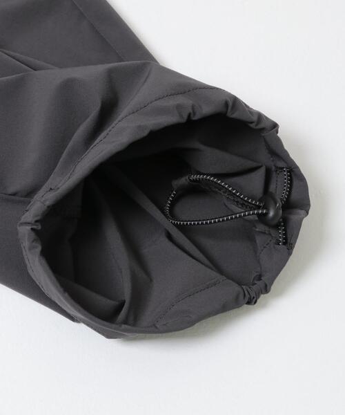 URBAN RESEARCH(アーバンリサーチ)の「『撥水/接触冷感』『UR TECH MoLight』PACKABLE PANTS(その他パンツ・メンズ・チャコールグレー/ブラック・MEDIUM/LARGE)」の15枚目の写真