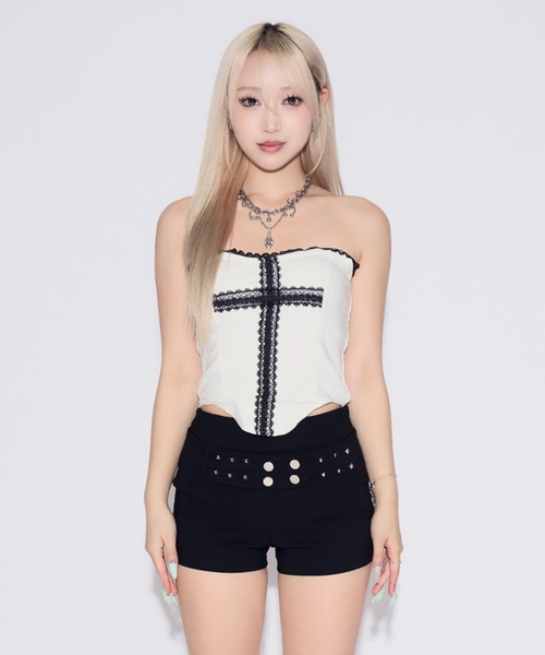 tinkerend(ティンカーエンド)の「【カップ付き】Cross Lace Tube Top / クロスレースチューブトップ(チューブトップ・レディース・ブラック/ホワイト・FREE)」の3枚目の写真