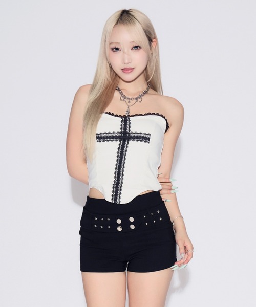 tinkerend(ティンカーエンド)の「【カップ付き】Cross Lace Tube Top / クロスレースチューブトップ(チューブトップ・レディース・ブラック/ホワイト・FREE)」の4枚目の写真
