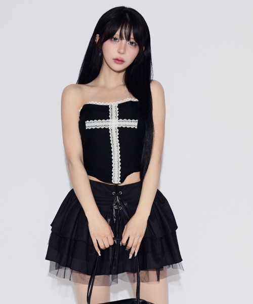 tinkerend(ティンカーエンド)の「【カップ付き】Cross Lace Tube Top / クロスレースチューブトップ(チューブトップ・レディース・ブラック/ホワイト・FREE)」の17枚目の写真