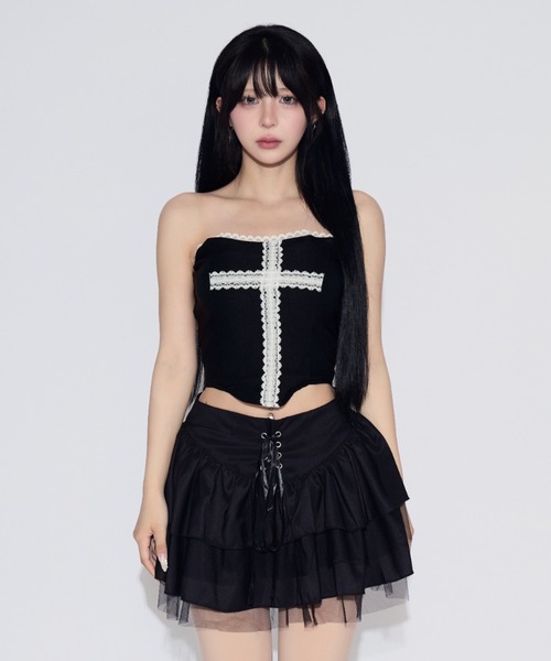 tinkerend(ティンカーエンド)の「【カップ付き】Cross Lace Tube Top / クロスレースチューブトップ(チューブトップ・レディース・ブラック/ホワイト・FREE)」の16枚目の写真