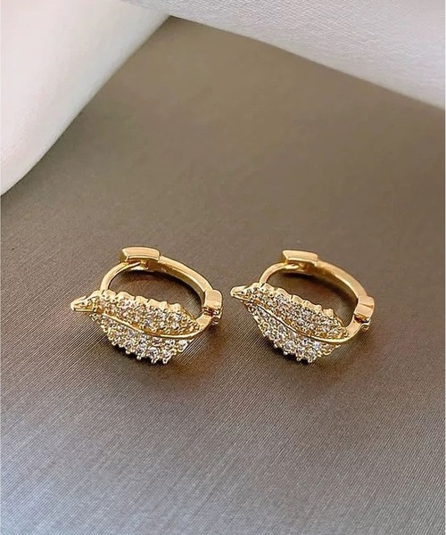 LA VORAGINE（ラ ヴォラジネ）の「キュービックジルコニア 葉っぱモチーフピアス 3 カラー（ピアス（両耳用）・レディース・D/GOLD/Silver・FREE）」の11枚目の写真