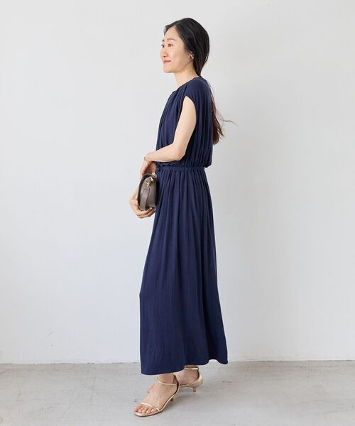 le.coeur blanc(ルクールブラン)の「ソフト天竺ウエストドロストワンピース(ワンピース・レディース・ネイビー/ブラウン・38)」の11枚目の写真