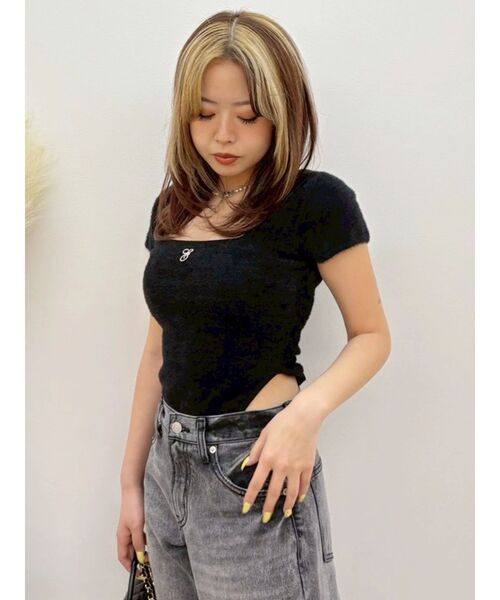 EVRIS(エヴリス)の「Eモチーフミニシャギーニットボディースーツ(ニット/セーター・レディース・ブラック/ホワイト/ブルー・FREE)」の21枚目の写真