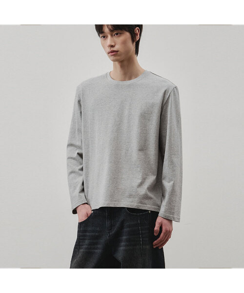 ALYSS（アリス）の「フルイドラウンドネッククロップロングスリーブTシャツ [3COLOR]（Tシャツ/カットソー・メンズ・ホワイト/ライトグレー/ブラック・MEDIUM/LARGE/X-LARGE）」の3枚目の写真