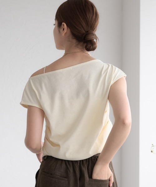 raffime(ラフィミー)の「【Raffime】ラメドレープトップス/Tシャツ(Tシャツ/カットソー・レディース・ベージュ/ブラック/クリーム・フリー)」の14枚目の写真