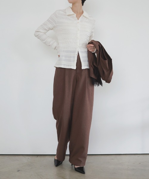 LIAN(リアン)の「【セットアップ対応】タックストレートスラックス(その他パンツ・レディース・ブラウン/チャコールグレー・FREE)」の11枚目の写真