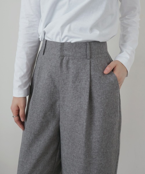 LIAN(リアン)の「【セットアップ対応】タックストレートスラックス(その他パンツ・レディース・ブラウン/チャコールグレー・FREE)」の9枚目の写真
