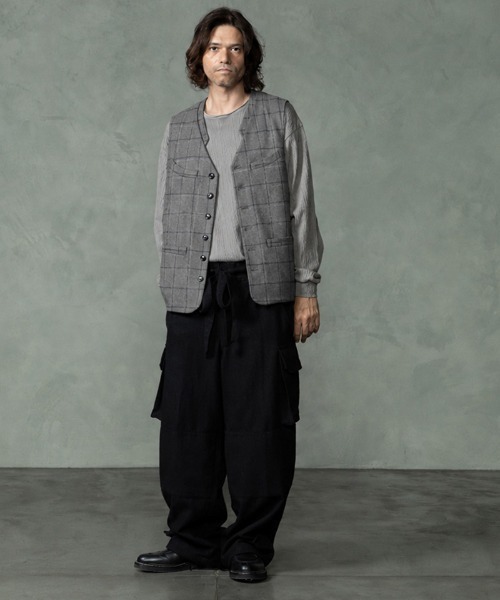 EGO TRIPPING(エゴトリッピング)の「mlt5775-GRAIN TEE ロングスリーブTシャツ(666751)(Tシャツ/カットソー・メンズ・グレー/ベージュ/ブラック・46/48)」の22枚目の写真