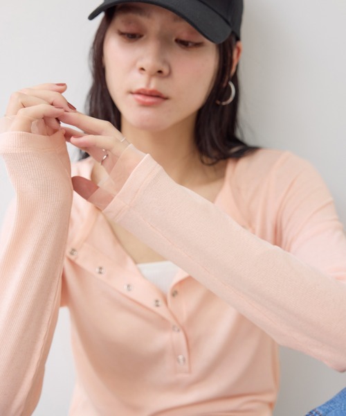 VIS(ビス)の「シアーヘンリーロングスリーブTシャツ(Tシャツ/カットソー・レディース・ライトグリーン/キナリ/ネイビー/ピンク・FREE)」の1枚目の写真