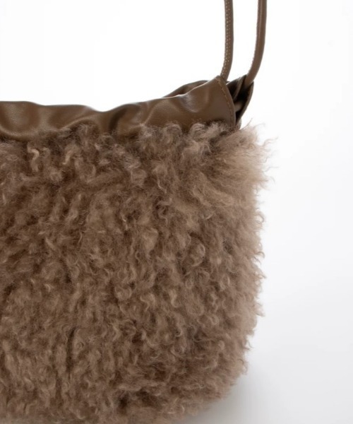 CACHELLIE（カシェリエ）の「F/FUR RE:巾着 SHOULDER（ショルダーバッグ・レディース・ブラック/ベージュ/グレイッシュベージュ・FREE）」の8枚目の写真